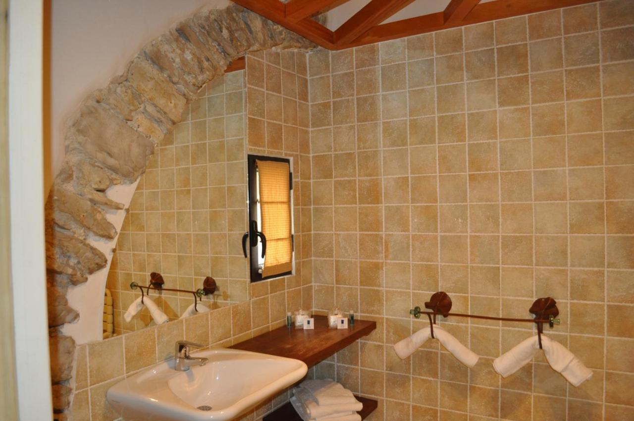 Domaine De Blancardy Hotel Moules-et-Baucels Exterior photo